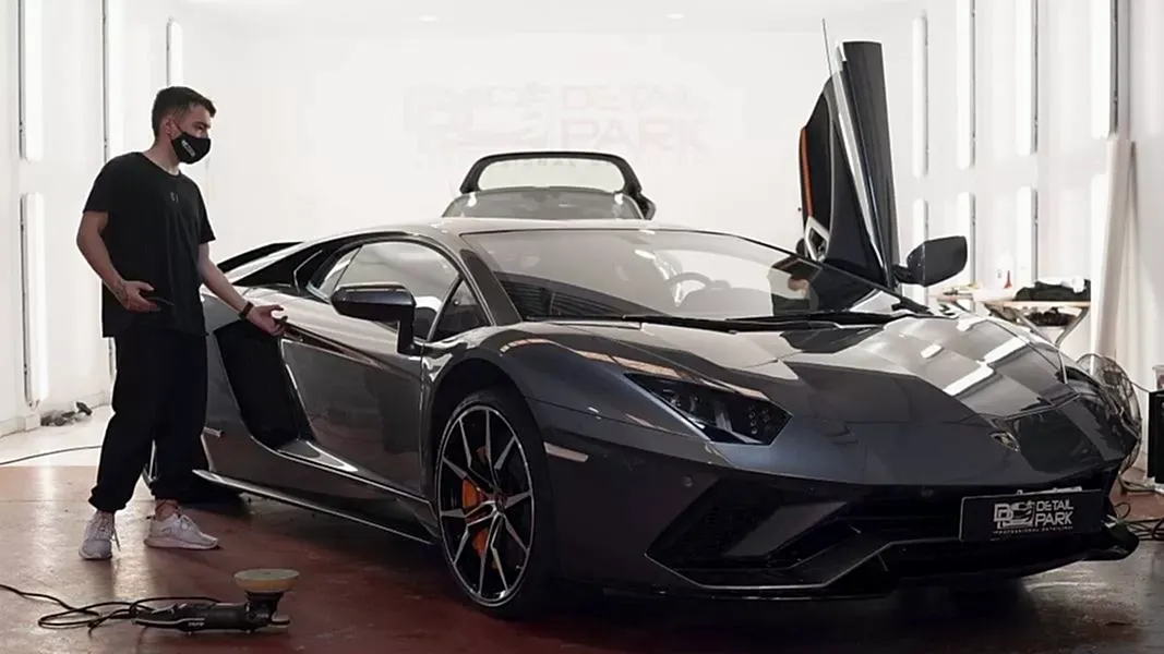 detailing lamborghini