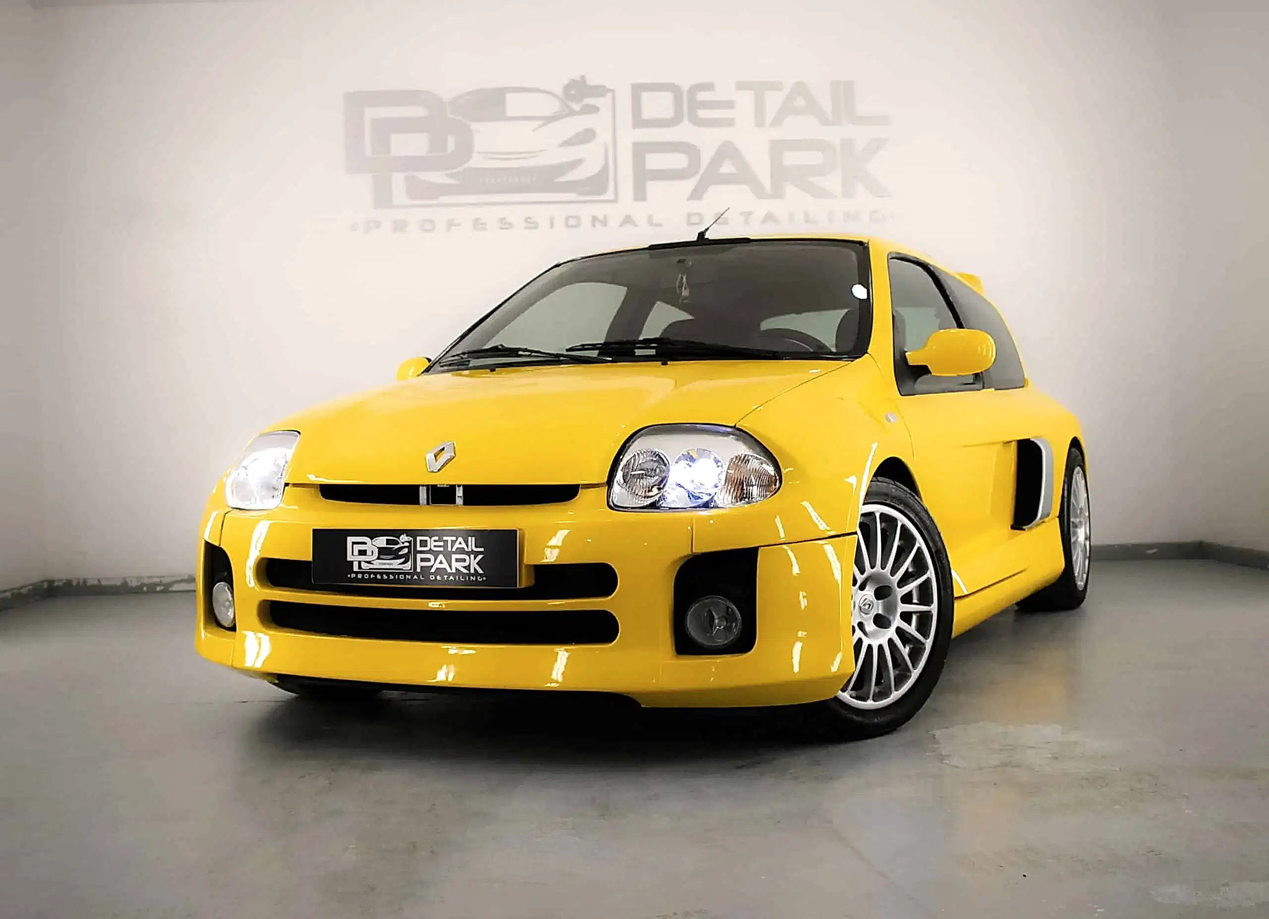 clio v6 sport wrap
