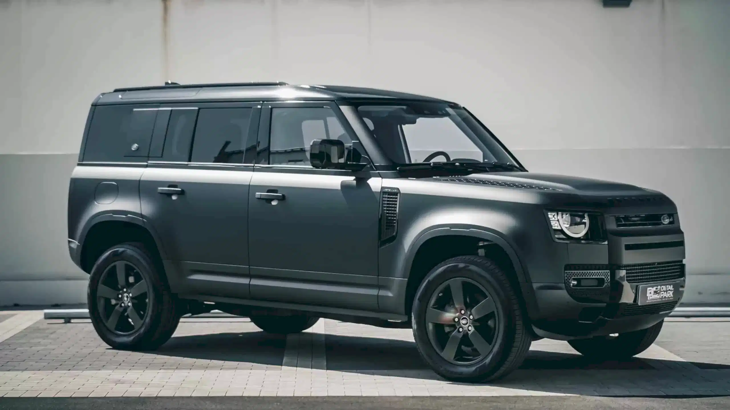 land rover defender wrapping